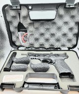 SMITH & WESSON M&P 40 M2.0 40 Smith & Wesson - 1 of 3