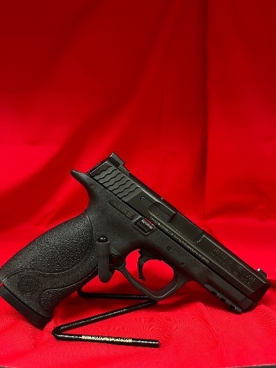 SMITH & WESSON M&P 40 .40 S&W - Image 2 of 3
