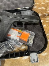 GLOCK G22 GEN 5 .40 S&W - 3 of 3