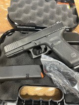 GLOCK G22 GEN 5 .40 S&W - 3 of 3