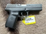 SMITH & WESSON sw40f .40 S&W - 1 of 2