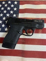 SMITH & WESSON M&P 9 SHIELD 9MM LUGER (9X19 PARA) - 1 of 2