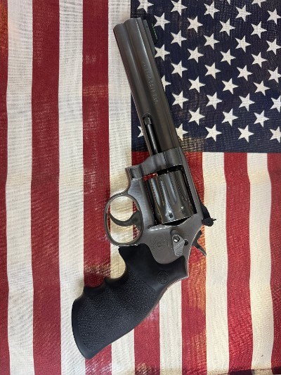 SMITH & WESSON 617-6 .22 LR - Image 2 of 2