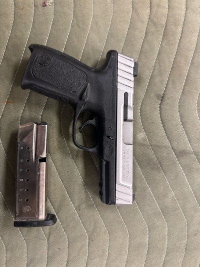 SMITH & WESSON SD40VE 40 Smith & Wesson - Image 2 of 2
