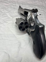 SMITH & WESSON 60-4 .38 SPL - 2 of 3