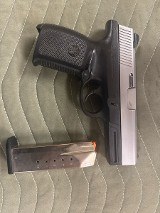 SMITH & WESSON SW 40VE 40 Smith & Wesson - 1 of 2