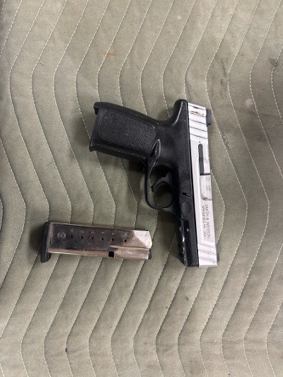 SMITH & WESSON SD40VE 40 Smith & Wesson - Image 1 of 2
