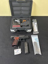 SIG SAUER W229-40-SP .40 S&W - 1 of 1
