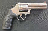 SMITH & WESSON 686-6 .357 MAG - 1 of 3