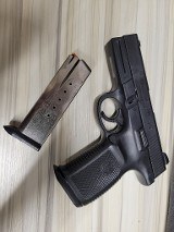 SMITH & WESSON SW40VE .40 S&W - 2 of 3