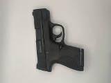 SMITH & WESSON M & P 9 Shield 9MM LUGER (9x19 PARA) - 1 of 3