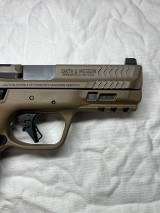 SMITH & WESSON M&P9 2.0 FDE 9MM LUGER (9x19 PARA) - 2 of 3