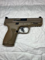 SMITH & WESSON M&P9 2.0 FDE 9MM LUGER (9x19 PARA) - 1 of 3
