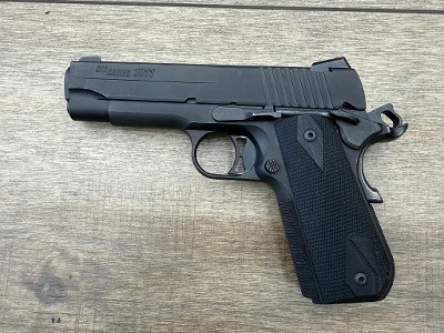 SIG SAUER 1911 FULL SIZE CA COMPLAINT RAIL .45 ACP - Image 1 of 3
