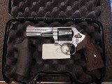 SMITH & WESSON 686-6 .357 MAG - 1 of 3