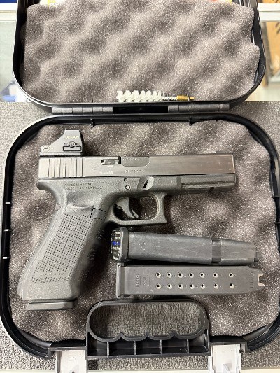 GLOCK G17 GEN 4 FACTORY REBUILD 9MM LUGER (9X19 PARA) - Image 1 of 3