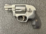SMITH & WESSON 638 .38 SPL - 2 of 3