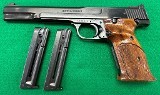 SMITH & WESSON MODEL 41 .22 LR - 2 of 3