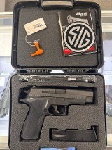 SIG SAUER P226 9MM LUGER (9X19 PARA) - 2 of 3