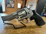 SMITH & WESSON 627 PRO PERFORMANCE .357 MAG - 2 of 3