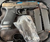 GLOCK G17 GEN 69MM LUGER (9x19 PARA) - 1 of 2
