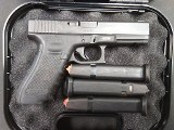 GLOCK G17 GEN 4 9MM LUGER (9x19 PARA) - 1 of 3