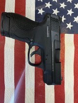 SMITH & WESSON SHIELD 9MM LUGER (9x19 PARA) - 1 of 2