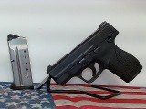 SMITH & WESSON M&P 40 shield .40 S&W - 1 of 3