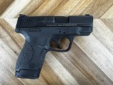SMITH & WESSON M&P40 SHIELD .40 S&W - 2 of 3