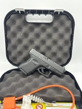GLOCK 27 .40 S&W - 1 of 3