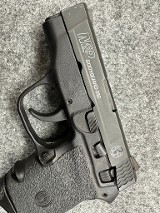 SMITH & WESSON Bodyguard .380 ACP - 2 of 3