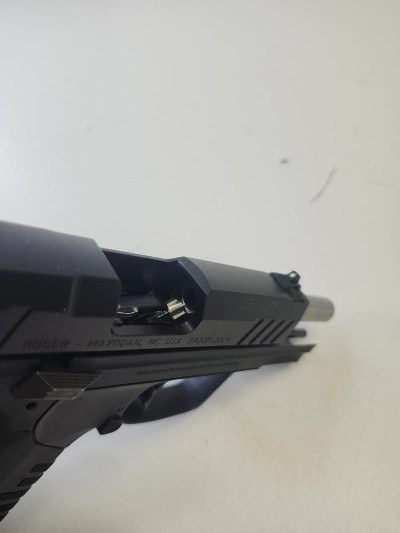 RUGER SR22 .22 LR - Image 3 of 3