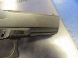 GLOCK G22GEN 4 .40 S&W - 2 of 3