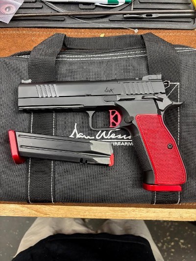 DAN WESSON DWX OR 9MM LUGER (9X19 PARA) - Image 1 of 3