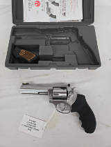 RUGER SP101 Stainless w/2 Grips, Hard Case, 2015 .357 MAG - 1 of 3