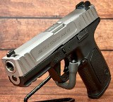 SMITH & WESSON SD40 VE 40 S&W 4" Matte Silver .40 S&W - 3 of 3