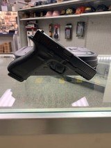 GLOCK 17V 9MM LUGER (9x19 PARA) - 1 of 3