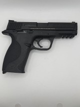 SMITH & WESSON M&P 40 .40 S&W - 1 of 3