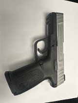 SMITH & WESSON SD40 VE .40 S&W - 1 of 3
