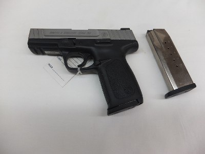 SMITH & WESSON SD40 VE .40 S&W - Image 1 of 1