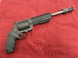 TAURUS RAGING HUNTER 460 S&W 460 S&W - 1 of 3