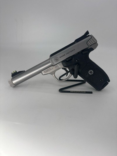 SMITH & WESSON SW22 VICTORY .22 LR - Image 1 of 3