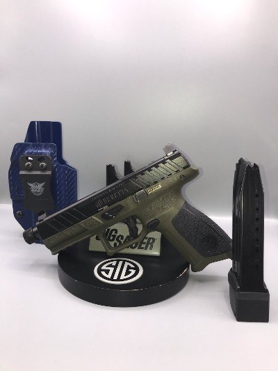 BERETTA APX Full Size 9MM LUGER (9x19 PARA) - Image 1 of 3