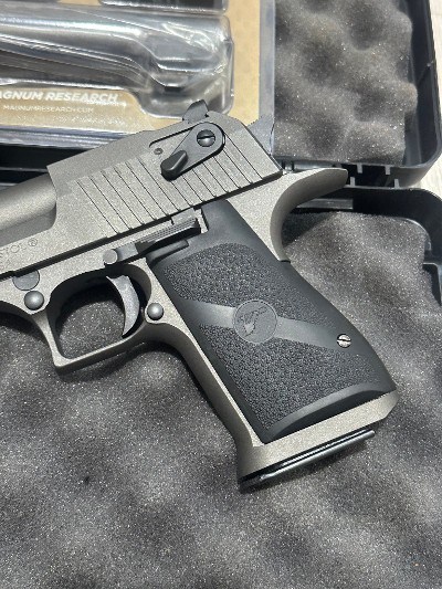 MAGNUM RESEARCH DESERT EAGLE .44 MAGNUM - Image 2 of 3