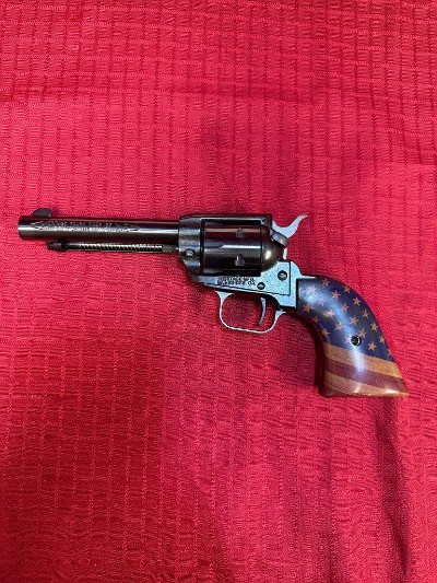 HERITAGE MFG. ROUGH RIDER US FLAG GRIPS .22 LR - Image 2 of 3