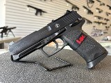HECKLER & KOCH USP 45 .45 ACP - 2 of 3