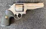 SMITH & WESSON 627-5 .357 MAG - 1 of 2
