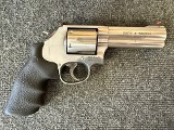 SMITH & WESSON 686-6 .357 MAG - 1 of 3