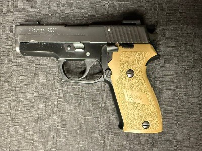 SIG SAUER P220 45 ACP (45 Auto) - Image 2 of 3