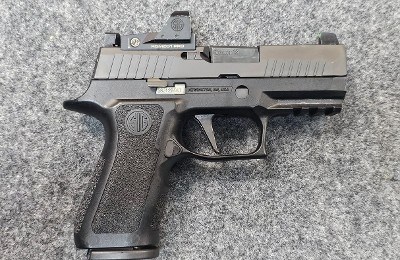 SIG SAUER P320 9MM LUGER (9x19 PARA) - Image 1 of 2